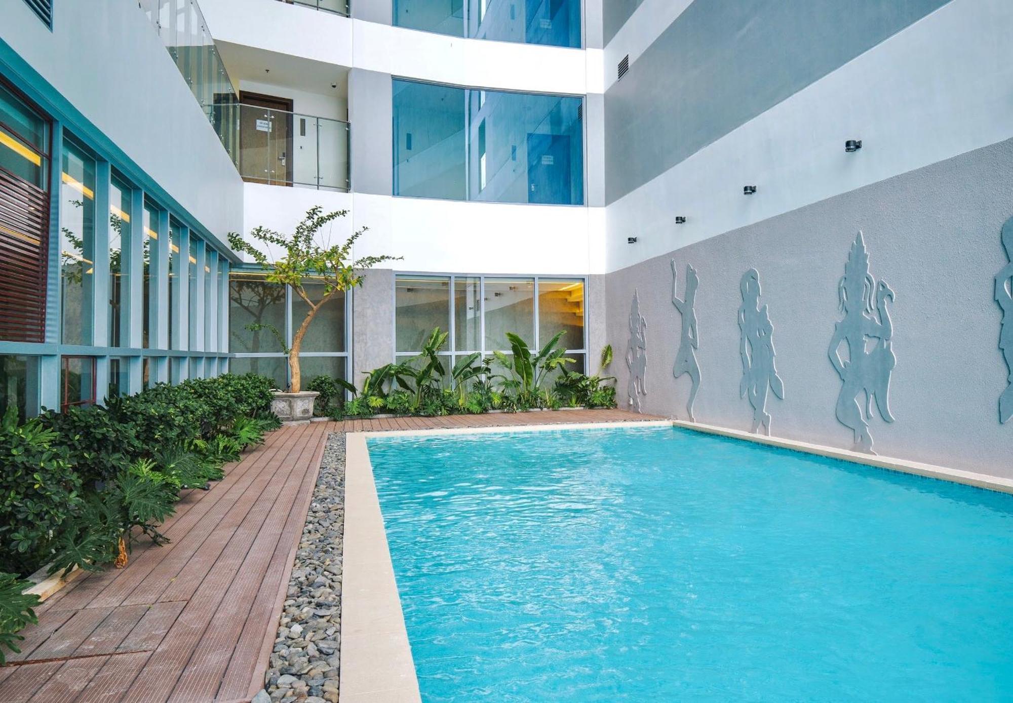 Coastal Panorama Oceanfront Suites Нячанг Екстер'єр фото